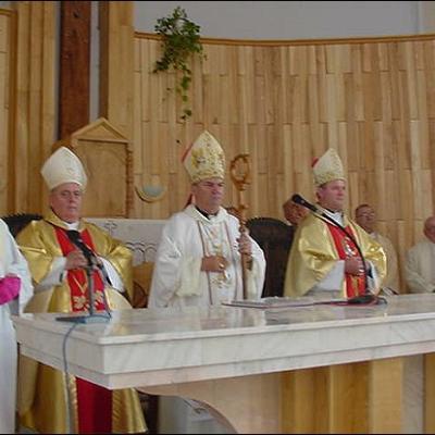 28 septembrie: Sfinţire de biserică la Săbăoani