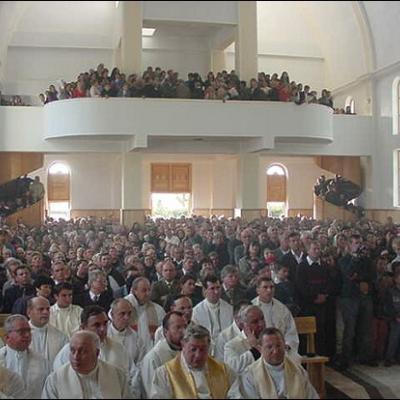 28 septembrie: Sfinţire de biserică la Săbăoani