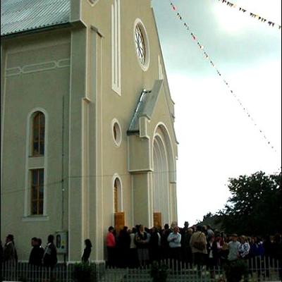 28 septembrie: Sfinţire de biserică la Săbăoani