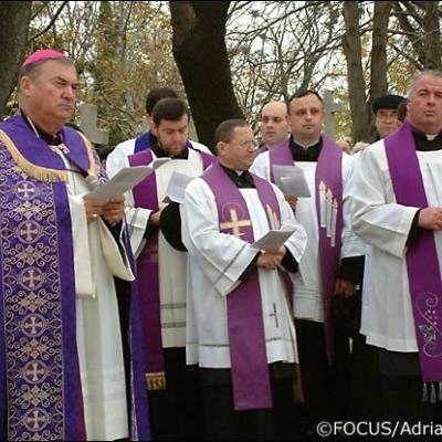 2 noiembrie: Rugăciuni pentru cei răposaţi