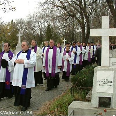 2 noiembrie: Rugăciuni pentru cei răposaţi