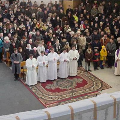 15 decembrie: Sfinţire de diaconi la Iaşi
