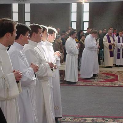 15 decembrie: Sfinţire de diaconi la Iaşi