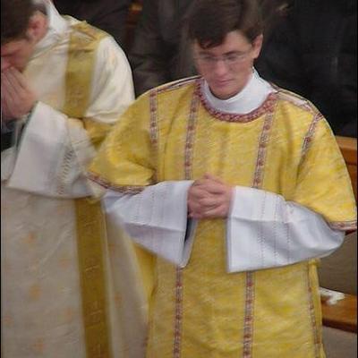 15 decembrie: Sfinţire de diaconi la Iaşi
