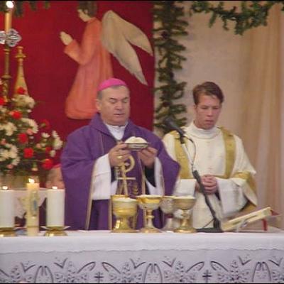 15 decembrie: Sfinţire de diaconi la Iaşi