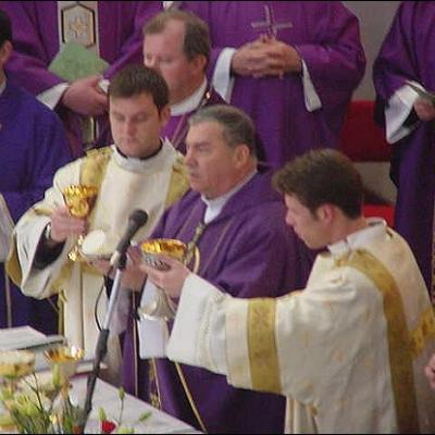 15 decembrie: Sfinţire de diaconi la Iaşi