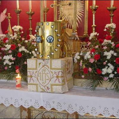 15 decembrie: Sfinţire de diaconi la Iaşi