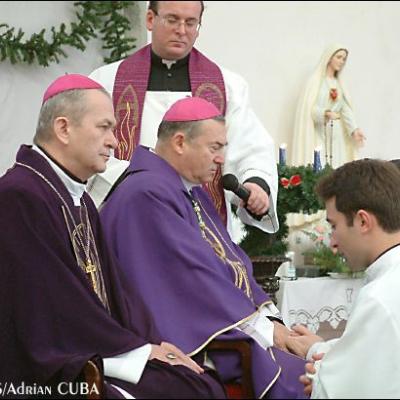 15 decembrie: Sfinţire de diaconi la Iaşi