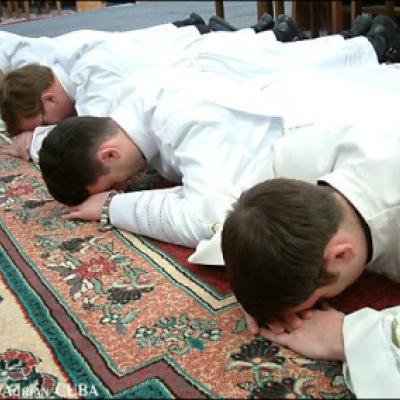 15 decembrie: Sfinţire de diaconi la Iaşi