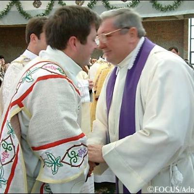 15 decembrie: Sfinţire de diaconi la Iaşi