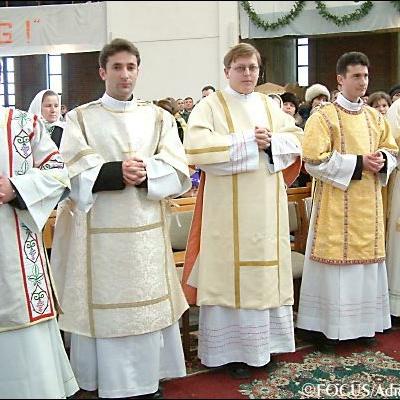 15 decembrie: Sfinţire de diaconi la Iaşi
