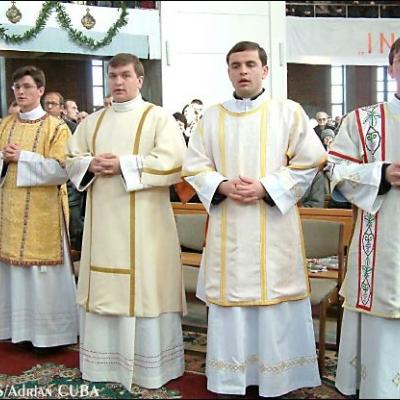 15 decembrie: Sfinţire de diaconi la Iaşi