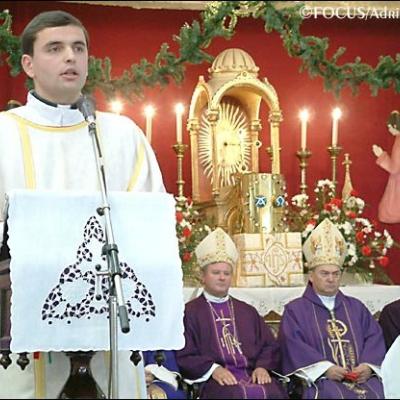 15 decembrie: Sfinţire de diaconi la Iaşi