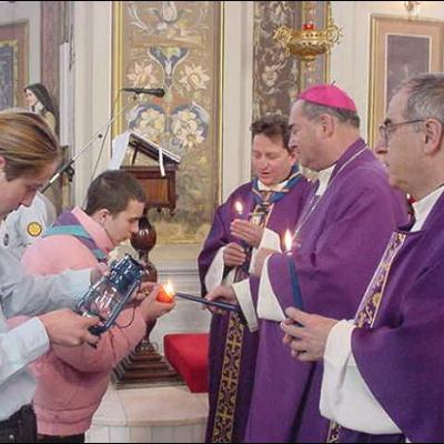 20 decembrie: Distribuirea Luminii Păcii de la Betleem
