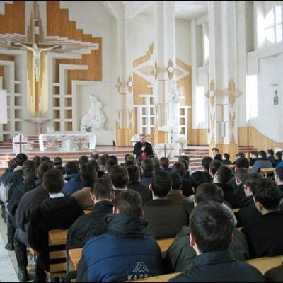 Vizită pastorală în Parohia Bacău Sfânta Cruce