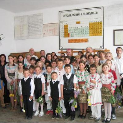 Vizită canonică în Parohia Băluşeşti