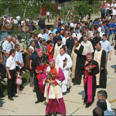 Sfinţire de biserică la Dofteana