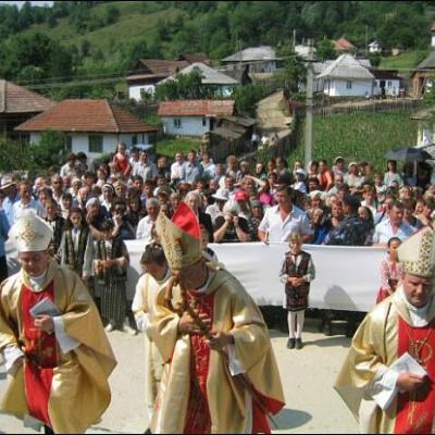 Sfinţire de biserică la Dofteana