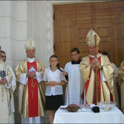 Sfinţire de biserică la Dofteana