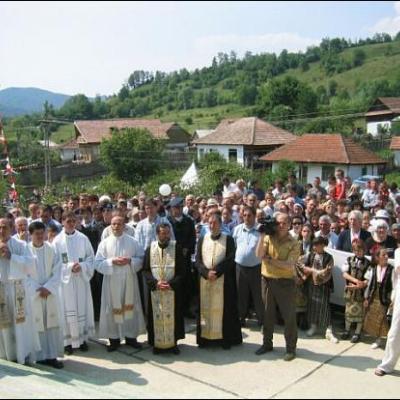 Sfinţire de biserică la Dofteana