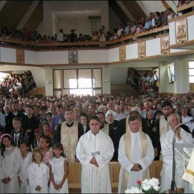 Sfinţire de biserică la Dofteana