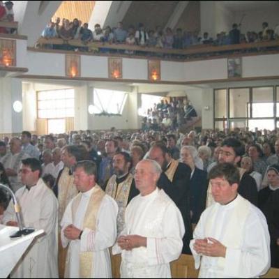 Sfinţire de biserică la Dofteana