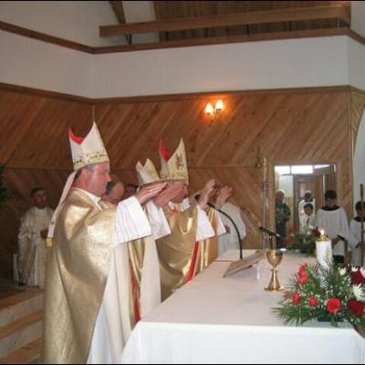 Sfinţire de biserică la Dofteana