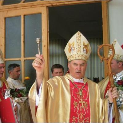 Sfinţire de biserică la Dofteana