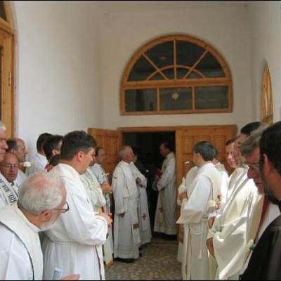 Sfinţire de biserică la Dofteana