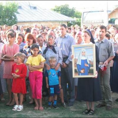 Inaugurarea unei case pentru surori la Raducăneni