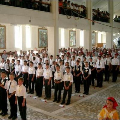 Administrarea Mirului în Parohia Fărcăşeni
