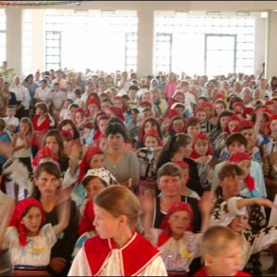 Administrarea Mirului în Parohia Fărcăşeni