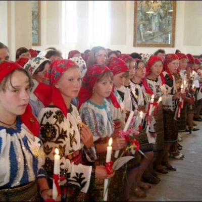 Administrarea Mirului în Parohia Fărcăşeni