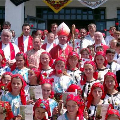 Administrarea Mirului în Parohia Fărcăşeni