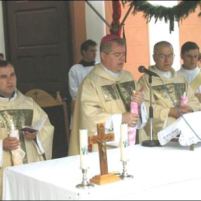 A trecut la Domnul
