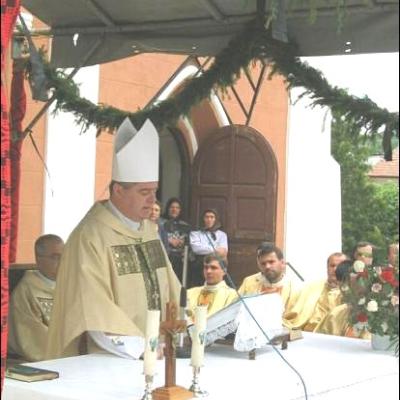 A trecut la Domnul
