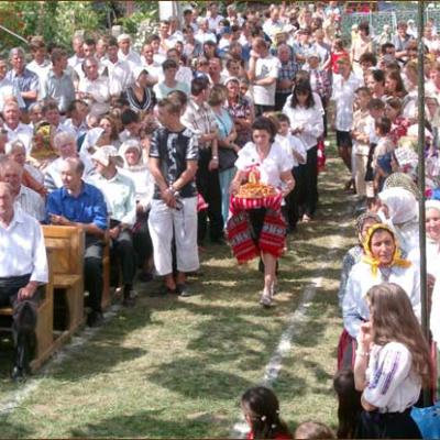 Administrarea Mirului în Parohia Sărata