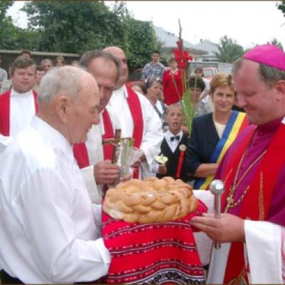 Administrarea Mirului în Parohia Traian (BC)