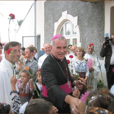 Sfinţire de biserică la Dărmăneşti