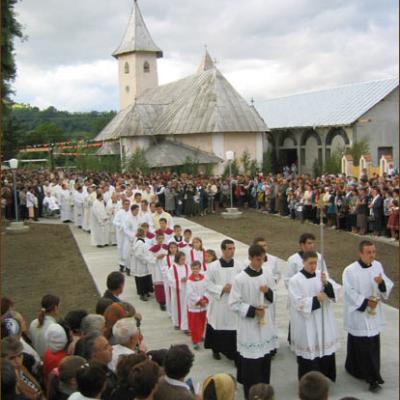 Sfinţire de biserică la Dărmăneşti
