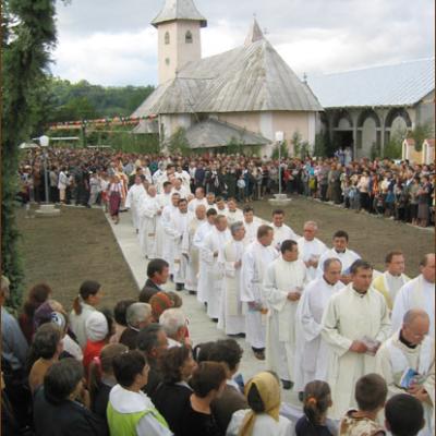 Sfinţire de biserică la Dărmăneşti