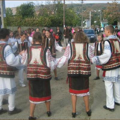 Consacrarea altarului şi a bisericii din Răducăneni