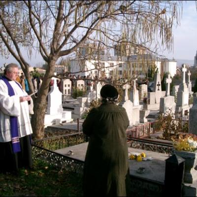 Rugăciuni pentru cei răposaţi