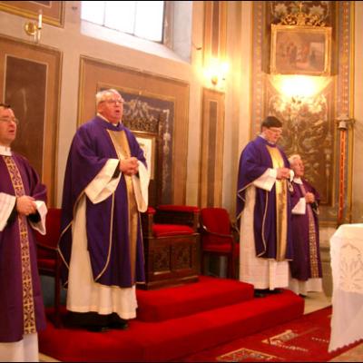 Iaşi: Liturghie cu recviem pentru pr. Petru Gabor