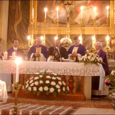 Iaşi: Liturghie cu recviem pentru pr. Petru Gabor