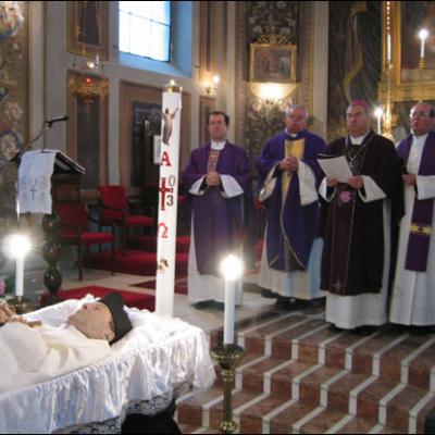 Iaşi: Liturghie cu recviem pentru pr. Petru Gabor
