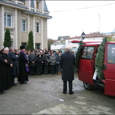 Iaşi: Liturghie cu recviem pentru pr. Petru Gabor