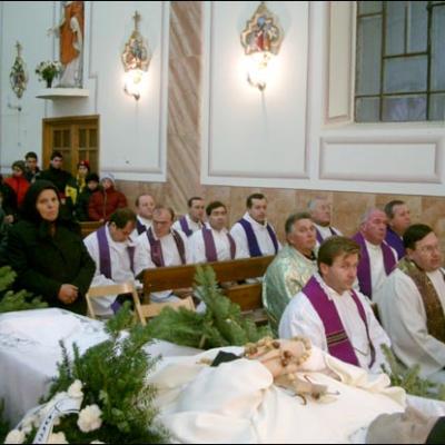 Iugani: Înmormântarea pr. Petru Gabor