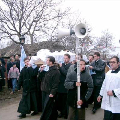 Iugani: Înmormântarea pr. Petru Gabor