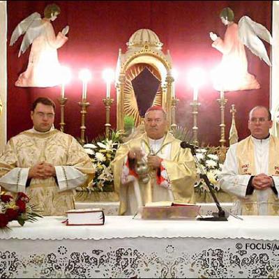 Liturghia crismei la Iaşi (II) (FOCUS)
